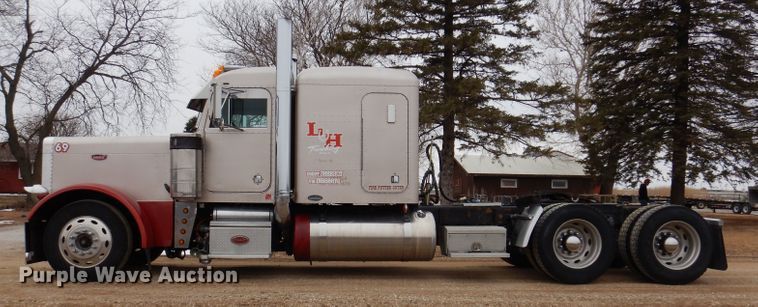 image for item JK9525 2001 Peterbilt 379  semi truck