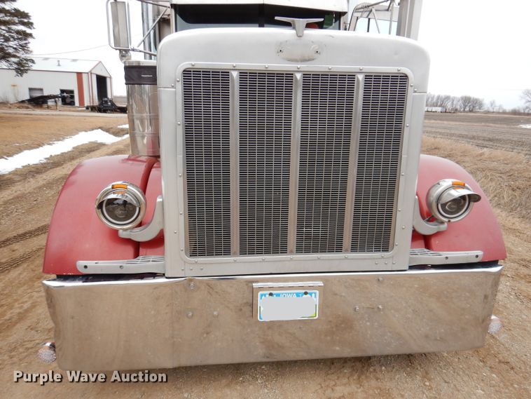 image for item JK9525 2001 Peterbilt 379  semi truck