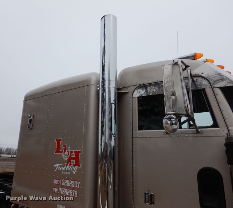 image for item JK9525 2001 Peterbilt 379  semi truck