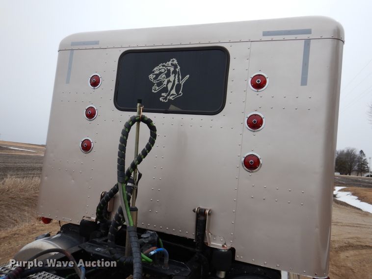 image for item JK9525 2001 Peterbilt 379  semi truck