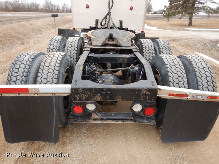 image for item JK9525 2001 Peterbilt 379  semi truck