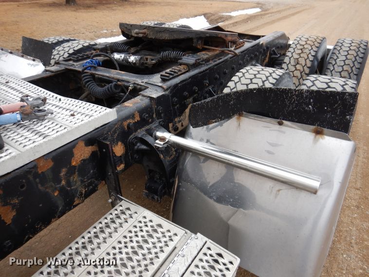 image for item JK9525 2001 Peterbilt 379  semi truck