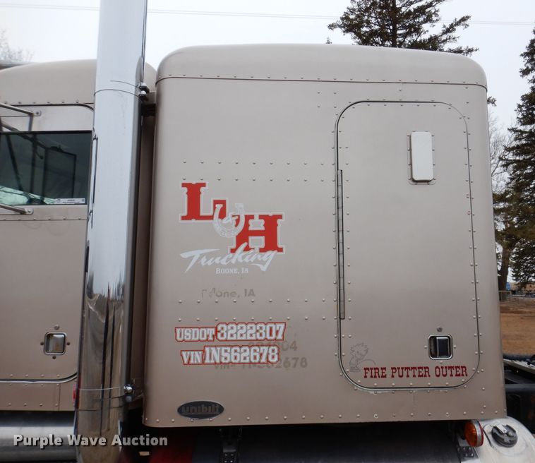 image for item JK9525 2001 Peterbilt 379  semi truck