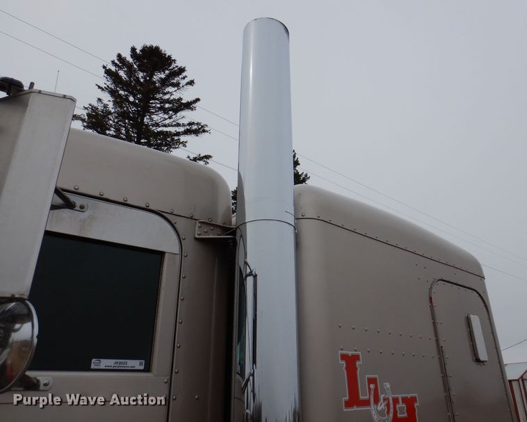 image for item JK9525 2001 Peterbilt 379  semi truck