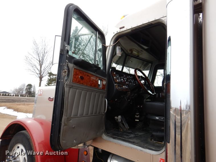 image for item JK9525 2001 Peterbilt 379  semi truck