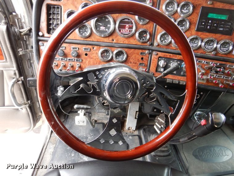 image for item JK9525 2001 Peterbilt 379  semi truck