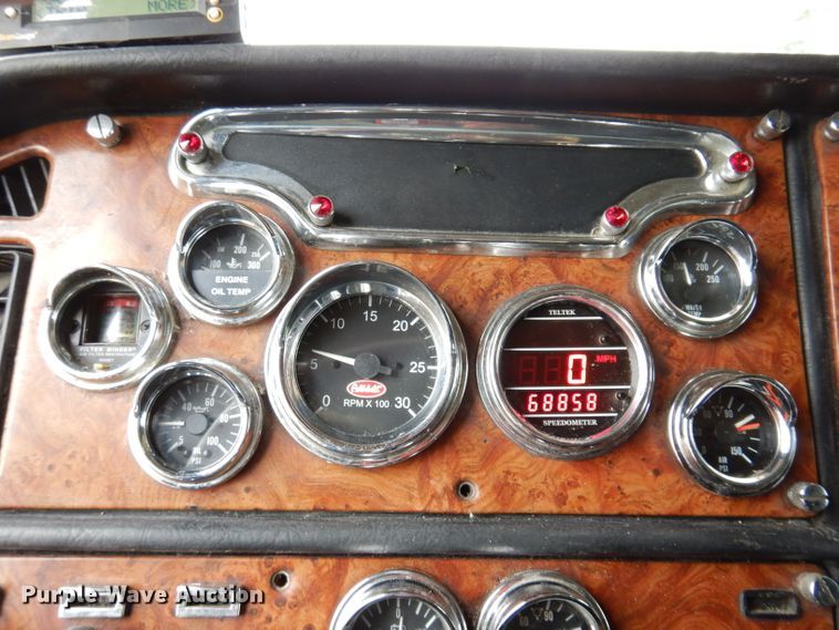 image for item JK9525 2001 Peterbilt 379  semi truck