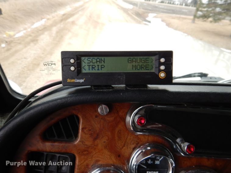 image for item JK9525 2001 Peterbilt 379  semi truck