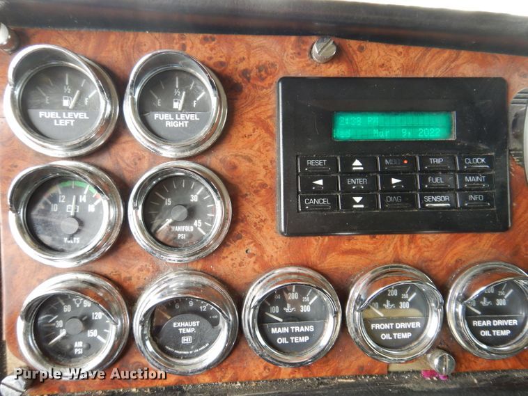 image for item JK9525 2001 Peterbilt 379  semi truck