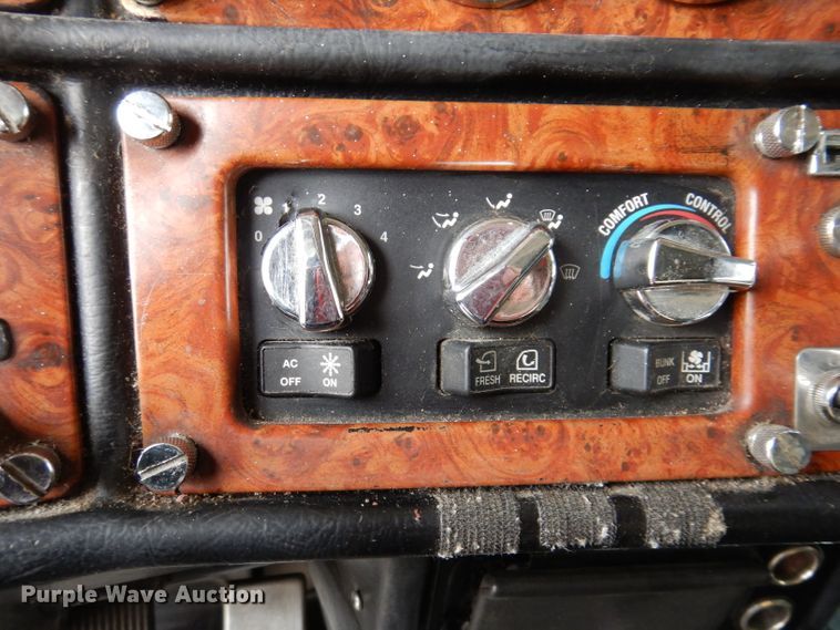 image for item JK9525 2001 Peterbilt 379  semi truck