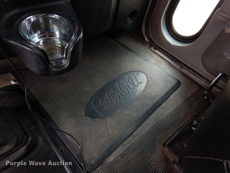 image for item JK9525 2001 Peterbilt 379  semi truck