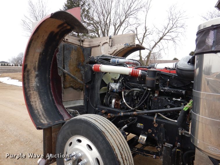 image for item JK9525 2001 Peterbilt 379  semi truck