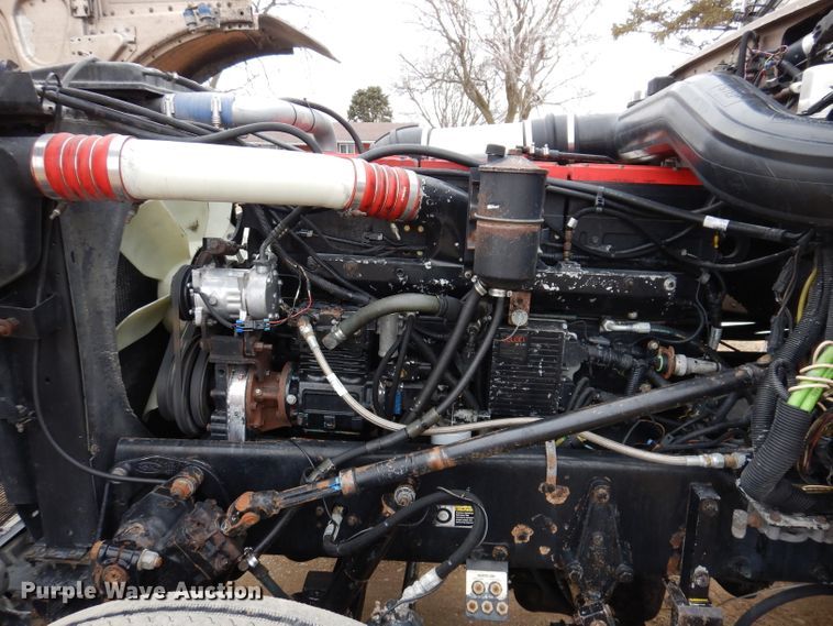 image for item JK9525 2001 Peterbilt 379  semi truck