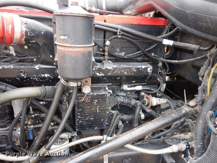 image for item JK9525 2001 Peterbilt 379  semi truck