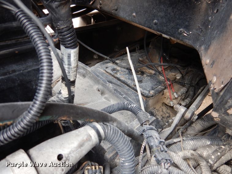 image for item JK9525 2001 Peterbilt 379  semi truck