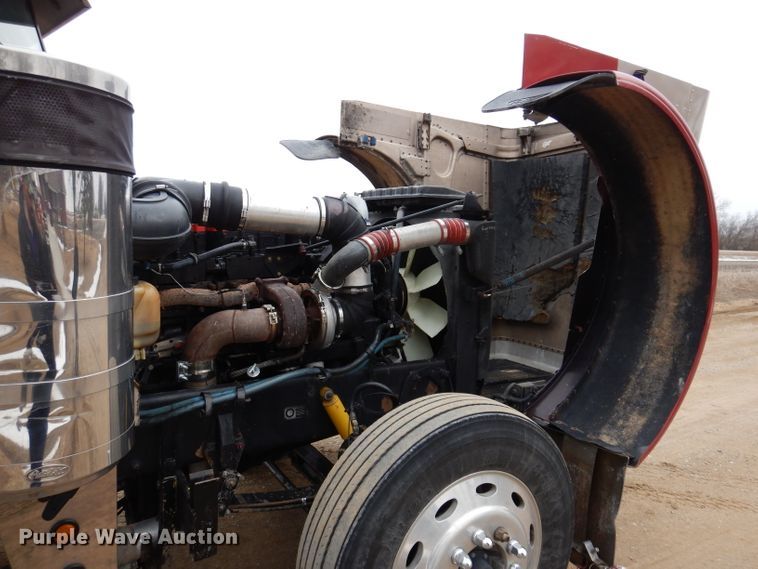 image for item JK9525 2001 Peterbilt 379  semi truck