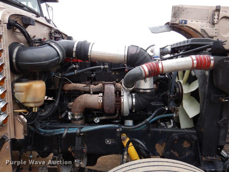 image for item JK9525 2001 Peterbilt 379  semi truck