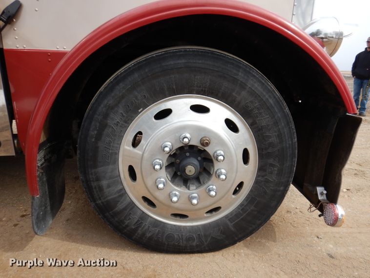 image for item JK9525 2001 Peterbilt 379  semi truck