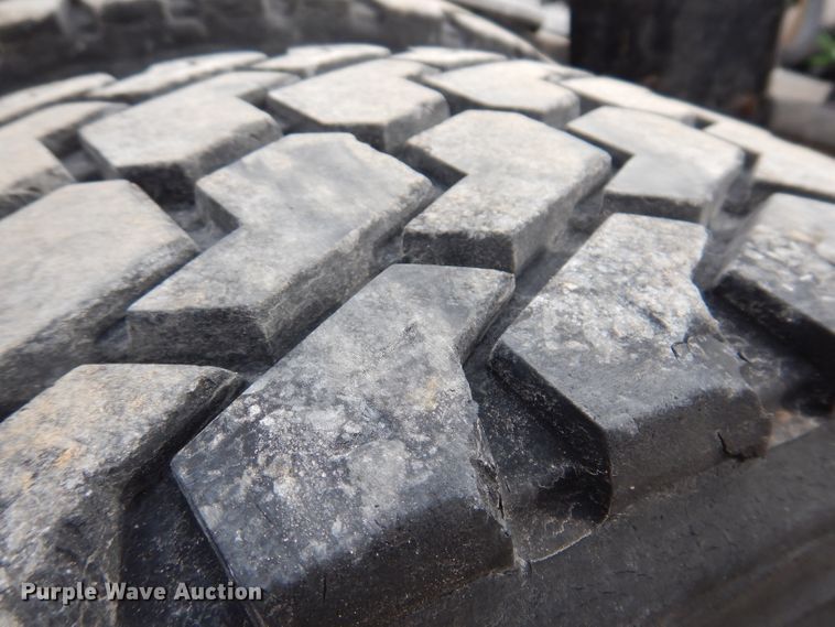 image for item JK9525 2001 Peterbilt 379  semi truck