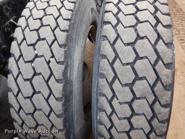 image for item JK9525 2001 Peterbilt 379  semi truck