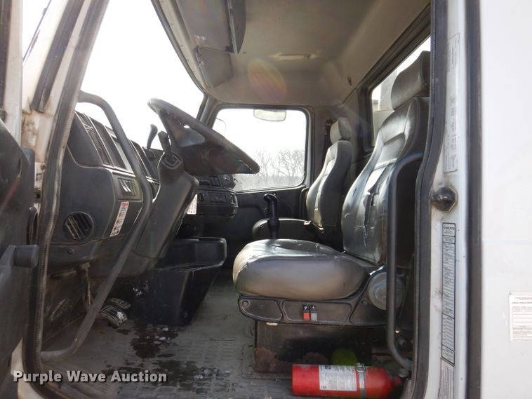 image for item JK9532 2000 Volvo VN  semi truck