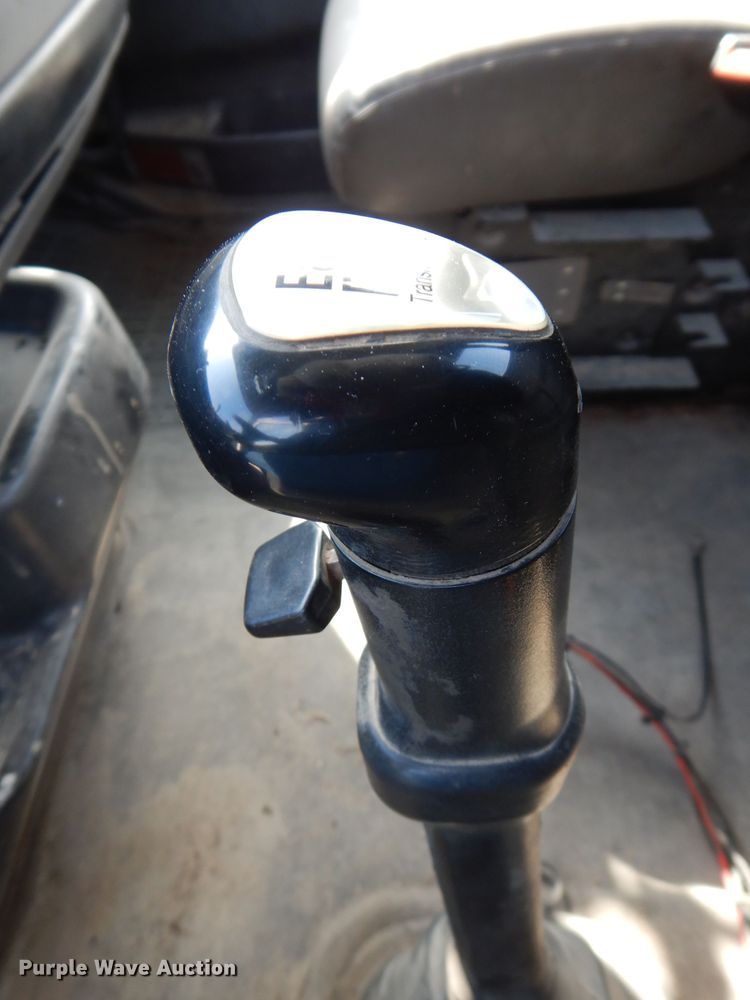 image for item JK9532 2000 Volvo VN  semi truck