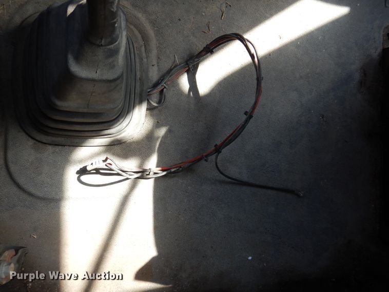 image for item JK9532 2000 Volvo VN  semi truck