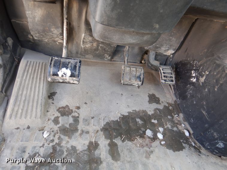 image for item JK9532 2000 Volvo VN  semi truck