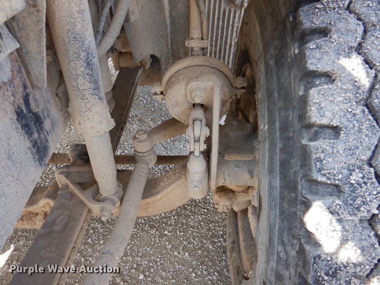 image for item JK9532 2000 Volvo VN  semi truck