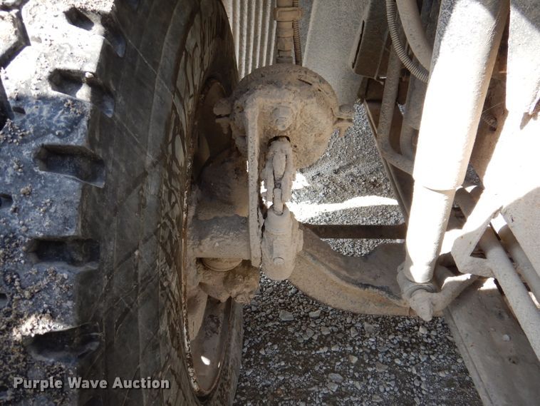 image for item JK9532 2000 Volvo VN  semi truck