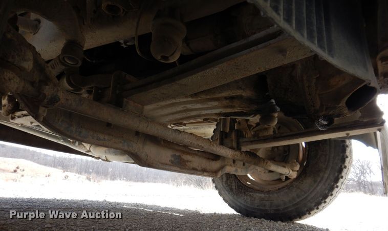 image for item JK9532 2000 Volvo VN  semi truck