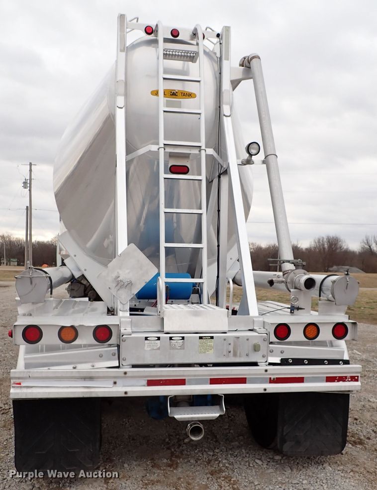 image for item JN9237 2002 Heil  pneumatic dry bulk trailer