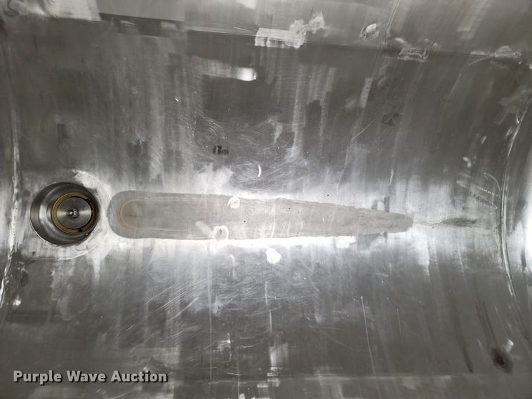 image for item JN9237 2002 Heil  pneumatic dry bulk trailer