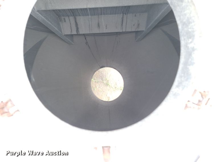 image for item JN9237 2002 Heil  pneumatic dry bulk trailer