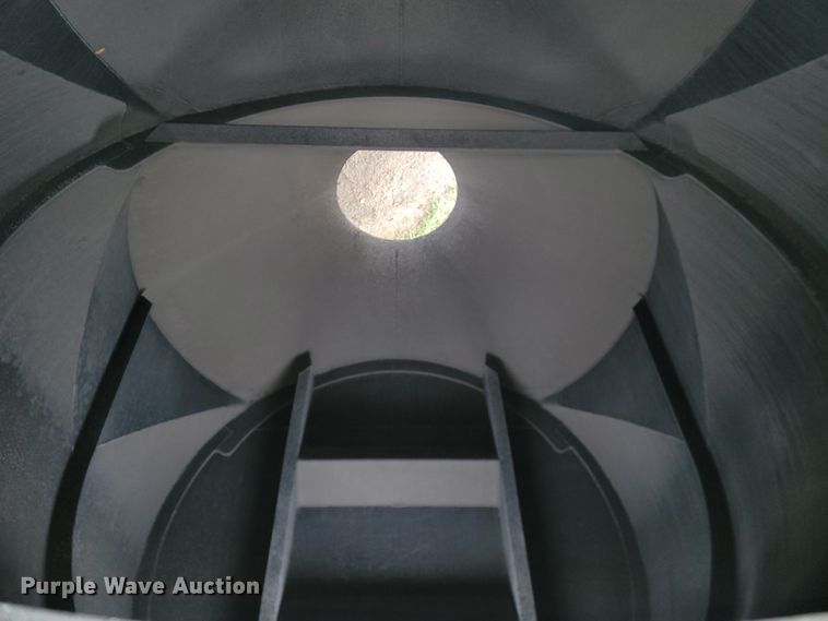 image for item JN9237 2002 Heil  pneumatic dry bulk trailer