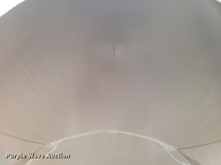 image for item JN9237 2002 Heil  pneumatic dry bulk trailer