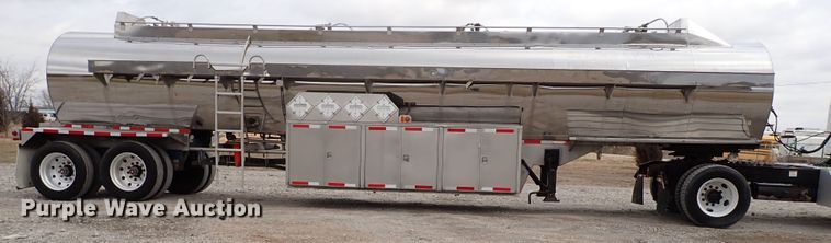 image for item JN9241 1990 Heil  tank trailer