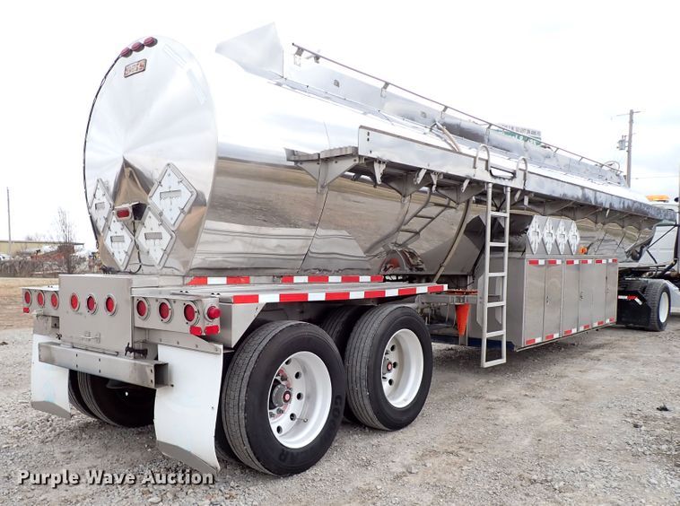 image for item JN9241 1990 Heil  tank trailer