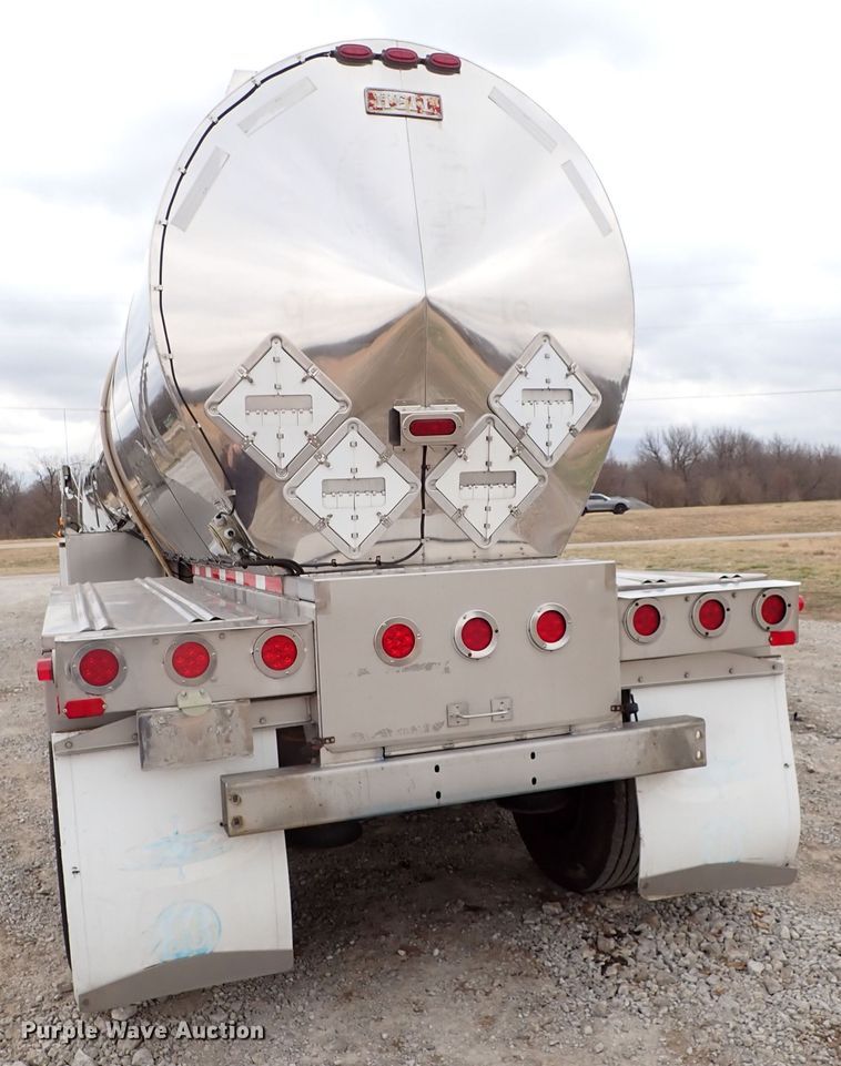 image for item JN9241 1990 Heil  tank trailer