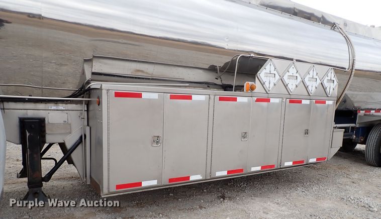 image for item JN9241 1990 Heil  tank trailer