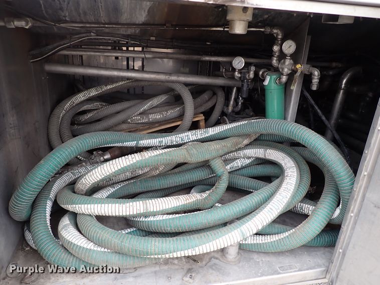 image for item JN9241 1990 Heil  tank trailer