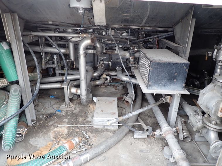 image for item JN9241 1990 Heil  tank trailer