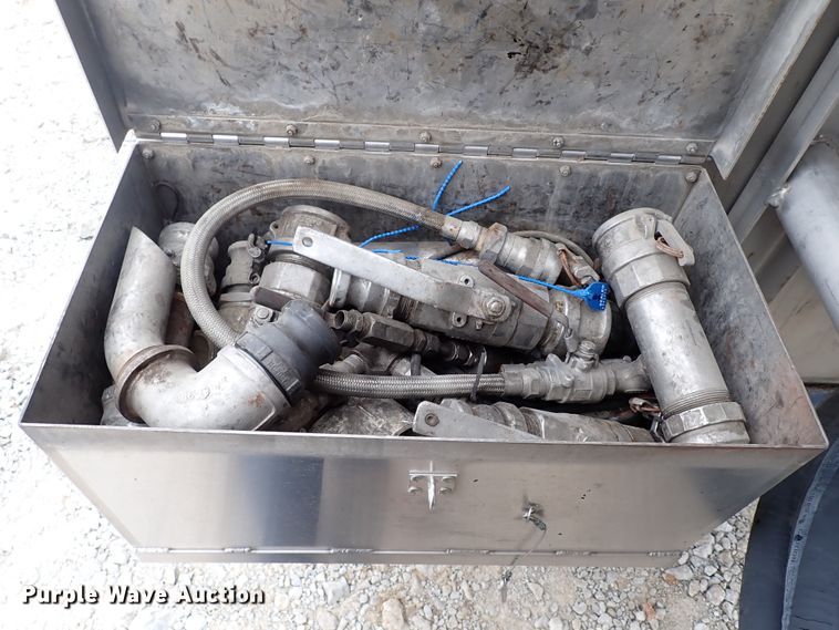 image for item JN9241 1990 Heil  tank trailer