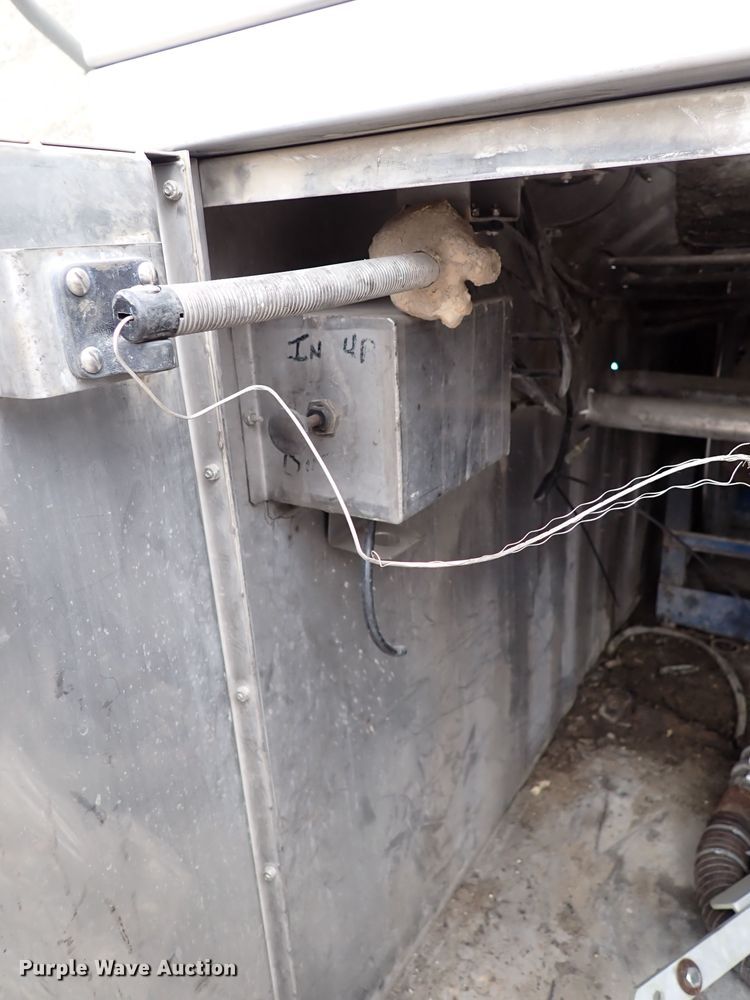 image for item JN9241 1990 Heil  tank trailer