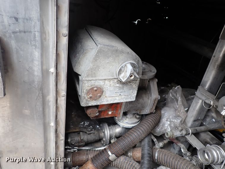 image for item JN9241 1990 Heil  tank trailer