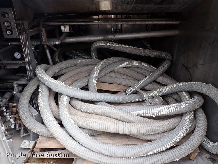 image for item JN9241 1990 Heil  tank trailer