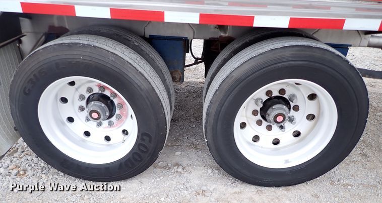 image for item JN9241 1990 Heil  tank trailer