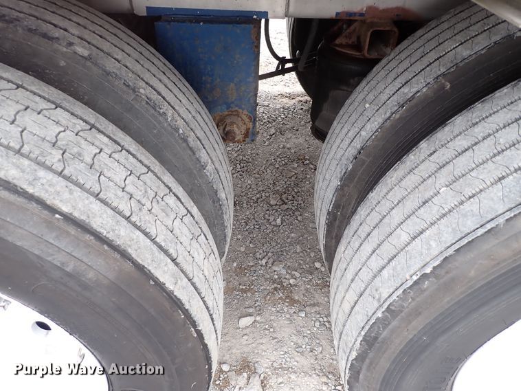 image for item JN9241 1990 Heil  tank trailer