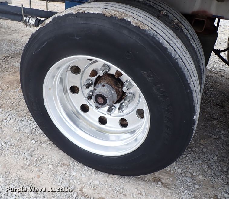 image for item JN9241 1990 Heil  tank trailer