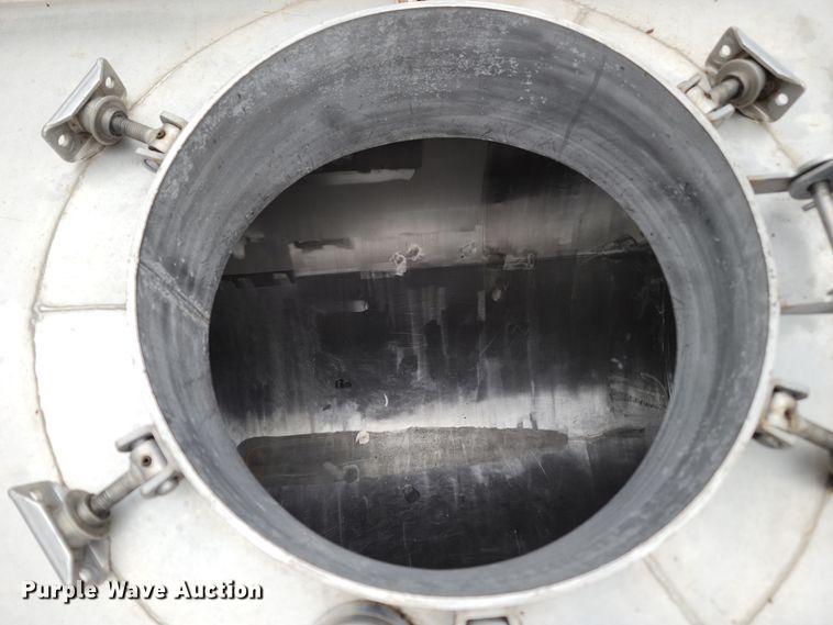 image for item JN9241 1990 Heil  tank trailer